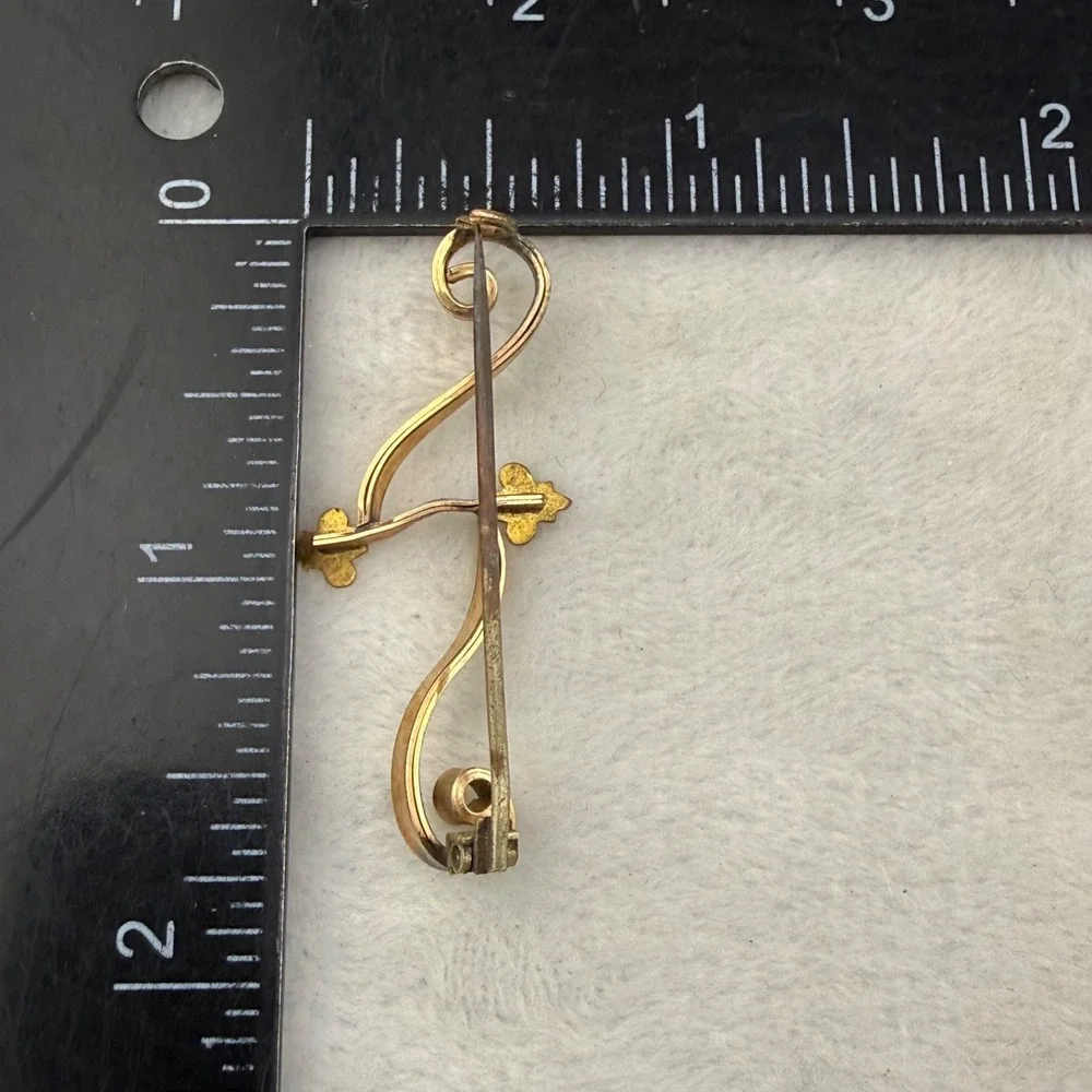 Vintage Art Deco Brooch Gold Tone Leaf